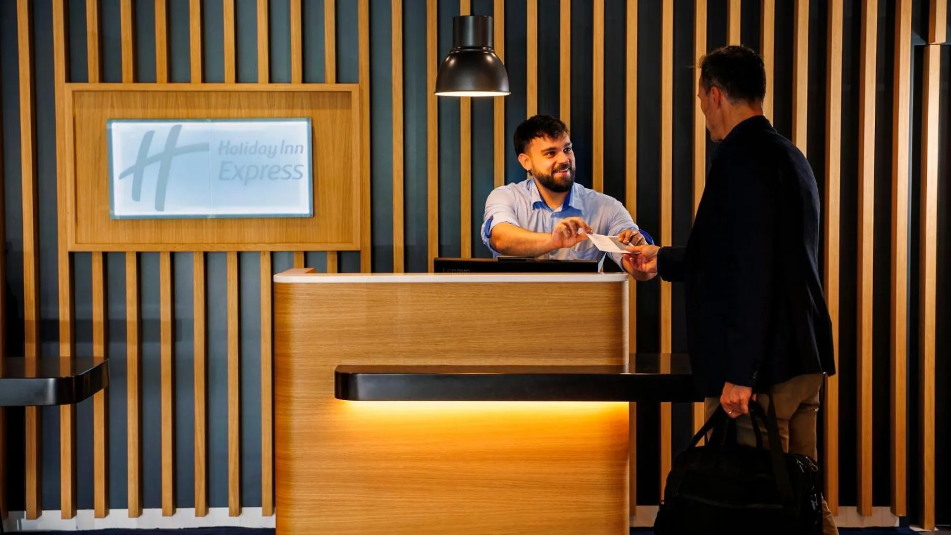 Hotell Holiday Inn Express Bilbao Airport By Ihg Derio