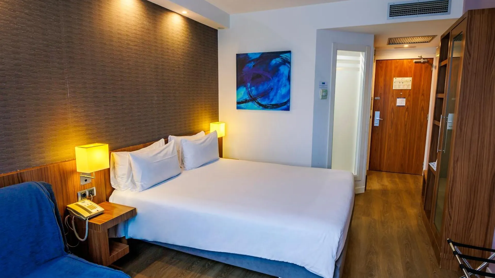 Holiday Inn Express Bilbao Airport By Ihg Derio