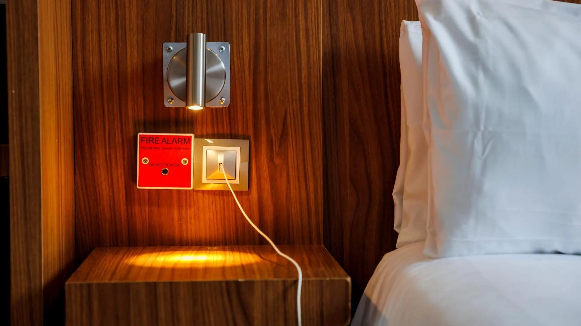 Holiday Inn Express Bilbao Airport By Ihg Derio 3*,