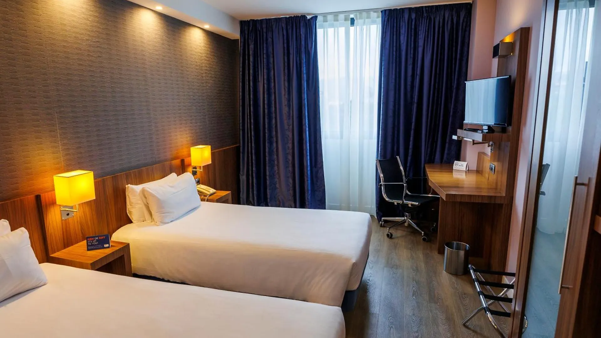 Hotell Holiday Inn Express Bilbao Airport By Ihg Derio