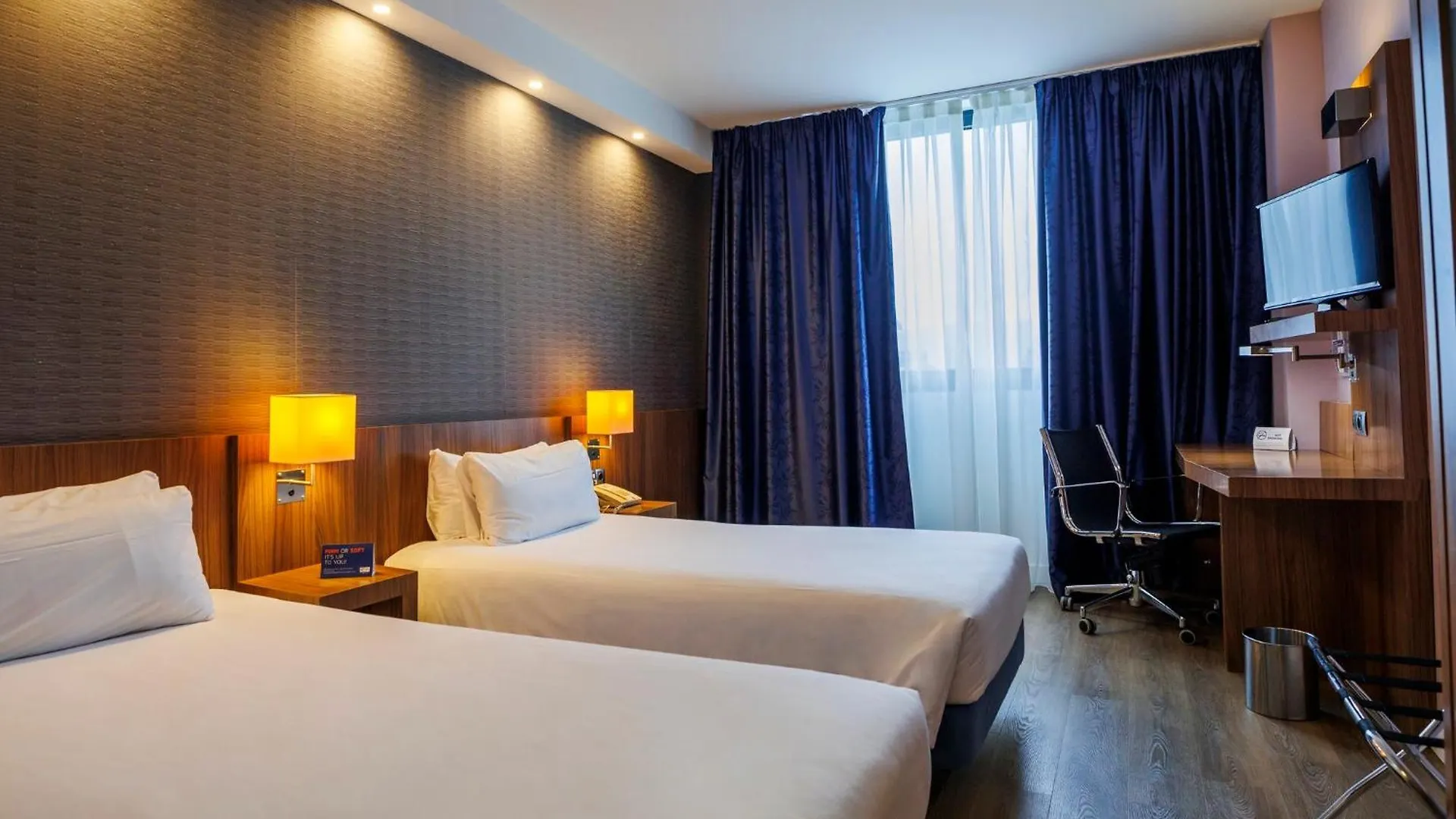 Hotell Holiday Inn Express Bilbao Airport By Ihg Derio