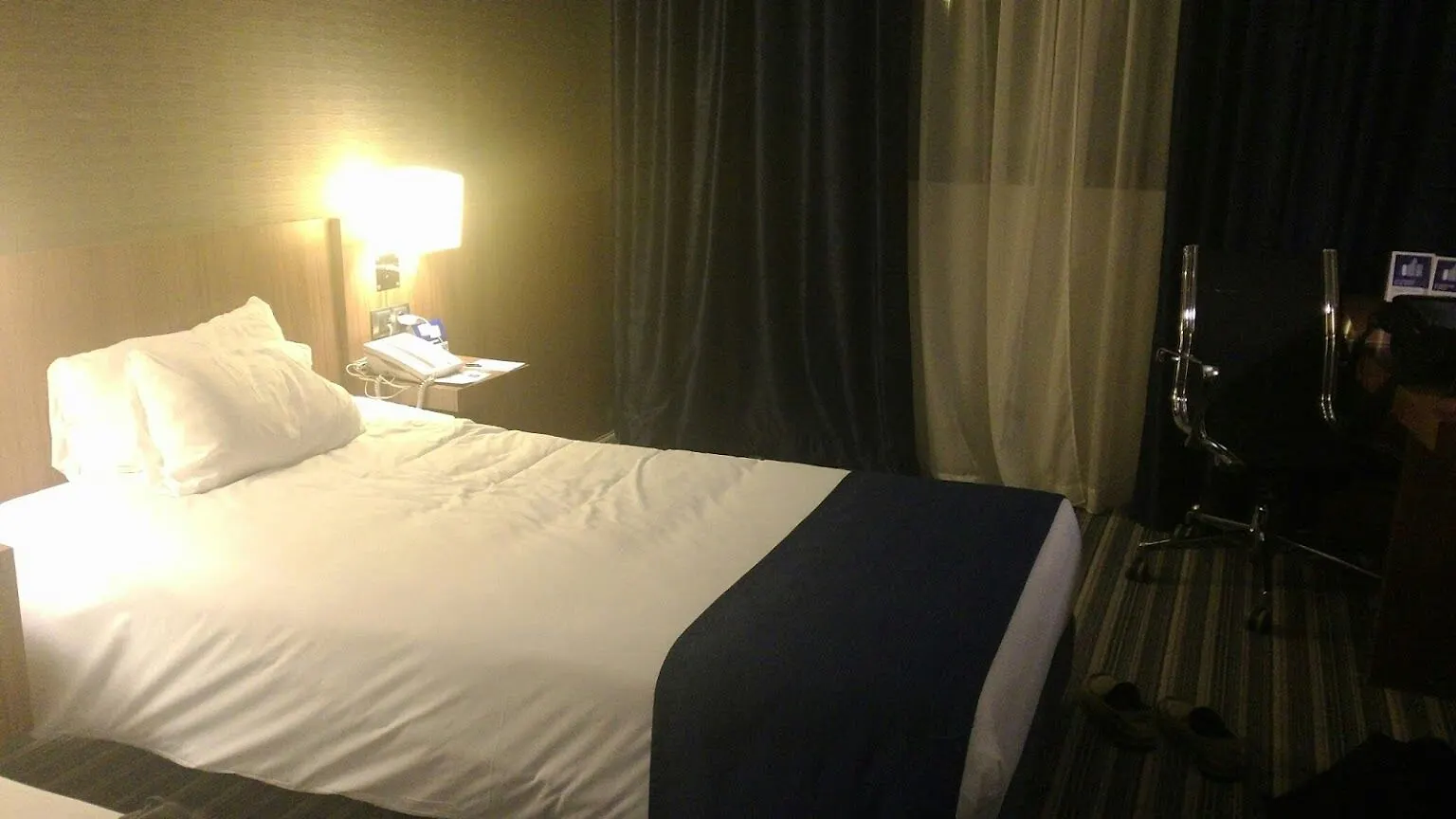 Holiday Inn Express Bilbao Airport By Ihg Derio Hotell