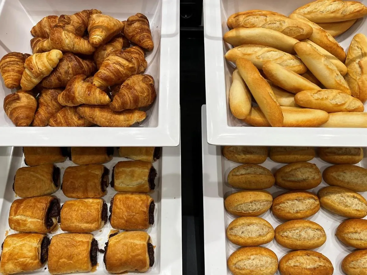 Holiday Inn Express Bilbao Airport By Ihg Derio Spain